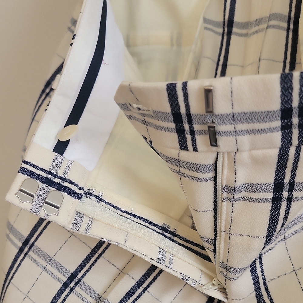 Theory Wool Cream and Black Checkered Women's Pants - Picture 3 of 5